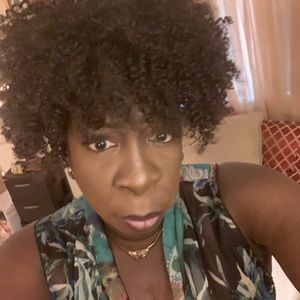 Meet your Posher, Yolanda